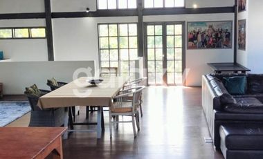 VILLA TROPICAL TROPIS 2 LANTAI DI MERTA SEDANA KEROBOKAN BADUNG, BALI