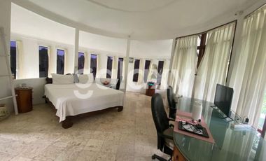 VILLA TROPICAL TROPIS 2 LANTAI DI MERTA SEDANA KEROBOKAN BADUNG, BALI