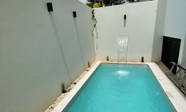 En venta casa en Residencial Aqua Cancún 3 recámaras con alberca y cto servicio