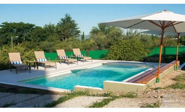 ALQUILER TEMPORARIO CASA EN TANTI CON PILETA