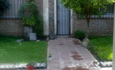 CASA 4 AMBIENTES EXCELENTE ESTADO