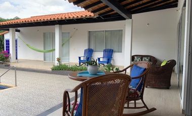 ESPECTACULAR CASA CAMPESTRE