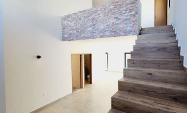 Casa CON ALBERCA y cuarto de servicio en PUNTA TIBURON