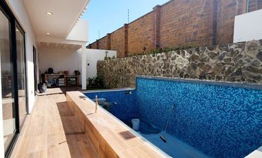 Casa CON ALBERCA y cuarto de servicio en PUNTA TIBURON