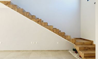 Casa CON ALBERCA y cuarto de servicio en PUNTA TIBURON