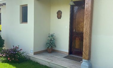 Venta Pakakuna Gardens en Checa villa amplia