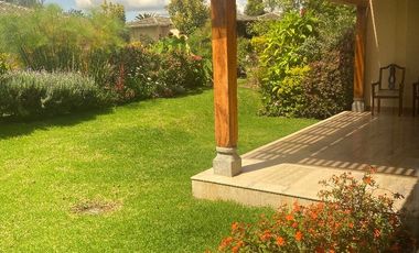 Venta Pakakuna Gardens en Checa villa amplia