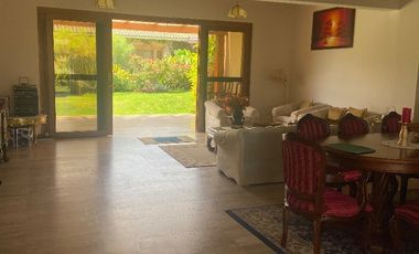 Venta Pakakuna Gardens en Checa villa amplia