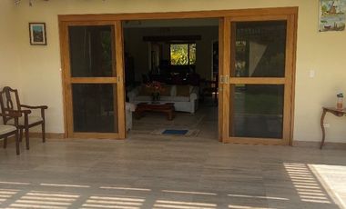 Venta Pakakuna Gardens en Checa villa amplia