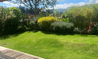 Venta Pakakuna Gardens en Checa villa amplia