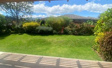 Venta Pakakuna Gardens en Checa villa amplia