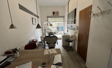 ALQUILER oficina/consultorio de dos ambientes en zona estratégica de la ciudad de Rosario.