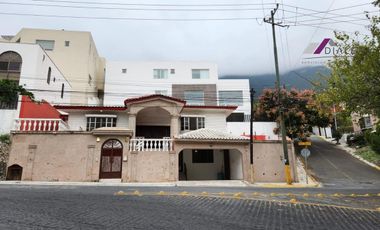 Col. Villa Montaña -CASA EN VENTA EN ESQUINA, San Pedro Garza García, 362 M2