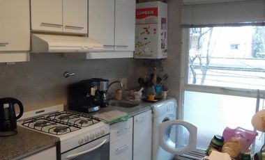 Excelente departamento con cochera