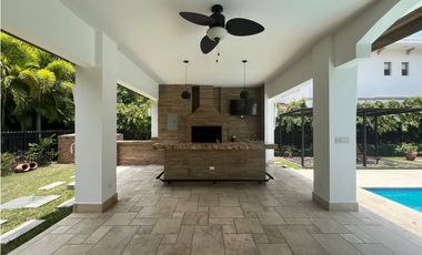 SE VENDE CASA - EN SANTA MARA  - 6389DM