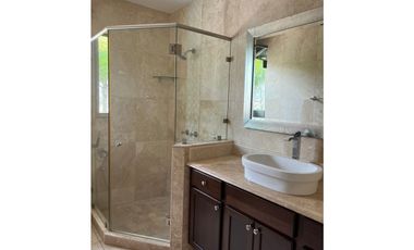 SE VENDE CASA - EN SANTA MARA  - 6389DM