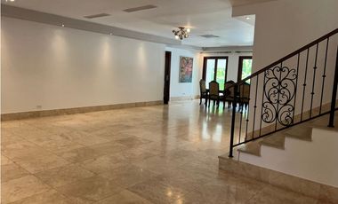 SE VENDE CASA - EN SANTA MARA  - 6389DM