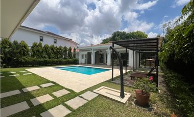 SE VENDE CASA - EN SANTA MARA  - 6389DM