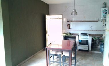 CASA DE 4 AMB. MAS DEPTO DE 3 AMB ADROGUE