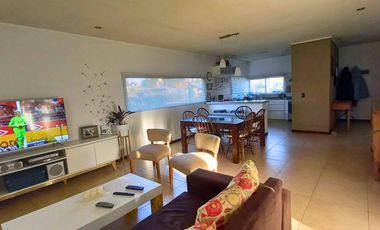 2025 - EN ALQUILER - PINAMAR - OSTENDE - MODERNA CASA 3 DORM 3 BAÃOS Y QUINCHO