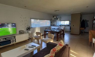 2025 - EN ALQUILER - PINAMAR - OSTENDE - MODERNA CASA 3 DORM 3 BAÃOS Y QUINCHO