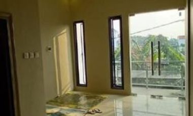 RUMAH 2 Lantai HARGA 1 LANTAI Sidodadi trosobo - Taman Hadap barat, Strategis