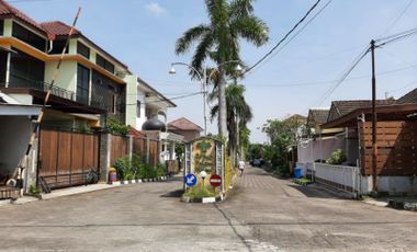 Rumah Modern Minimalis dalam Perum Elite Jl. Godean Km. 7