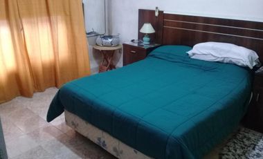 CASA AMERICANA,EN LOTE DE 15X50