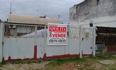 CASA AMERICANA,EN LOTE DE 15X50