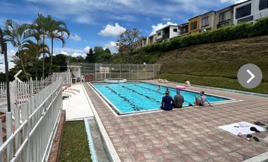 apartamento en arriendo/venta en avenida 30 de agosto. Cod A5713