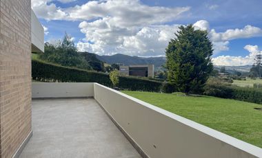 casa en arriendo en la calera. Cod A121133014