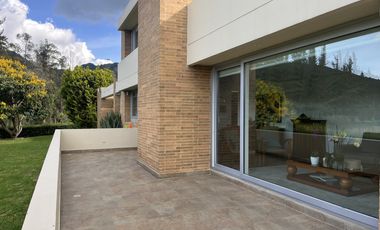 casa en arriendo en la calera. Cod A121133014