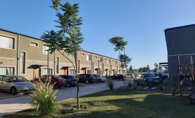 Duplex en venta en Barrio La Cañada Village-Pilar
