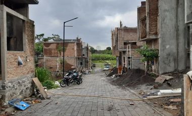 RUMAH MEWAH DI SELATAN WIROBRAJAN KOTA YOGYAKARTA DEKAT MALIOBORO