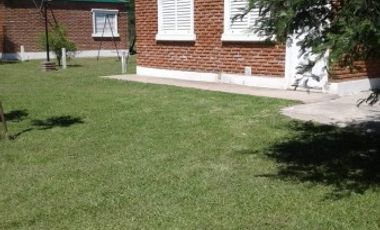 Se vende complejo con dos cabaÃ±as en Sauce Viejo