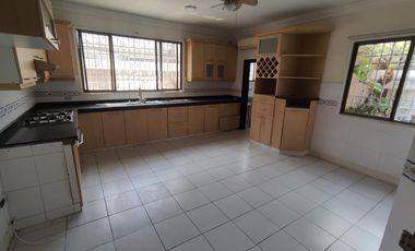 VENTA CASAS EN URB. LA PUNTILLA, SAMBORONDÓN (AV)