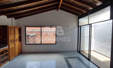 casa en arriendo en mesa. Cod A57036