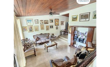 SE VENDE CASA DE ESQUINA EN ALTOS DE BETHANIA