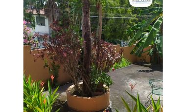 SE VENDE CASA DE ESQUINA EN ALTOS DE BETHANIA