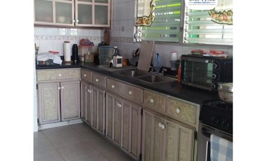 SE VENDE CASA DE ESQUINA EN ALTOS DE BETHANIA