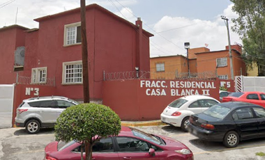 Remate bancario casa en Av. de las Colonias, Fracc. Resid. Casa Blanca, Atizapán