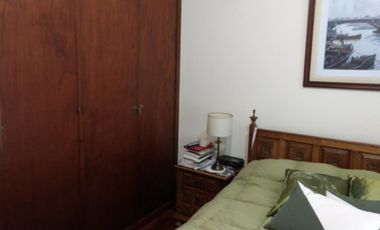 CASA DE 5 AMBIENTES EN LOTE PROPIO . SUP. 10 mts X 20 mts. ¡¡¡ ESTADO IMPECABLE Y MODERNO