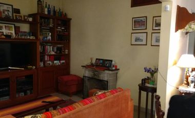 CASA DE 5 AMBIENTES EN LOTE PROPIO . SUP. 10 mts X 20 mts. ¡¡¡ ESTADO IMPECABLE Y MODERNO