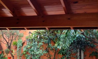 CASA DE 5 AMBIENTES EN LOTE PROPIO . SUP. 10 mts X 20 mts. ¡¡¡ ESTADO IMPECABLE Y MODERNO