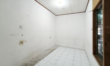 Rumah LB 100 Strategis 8 Mnt ke Stasiun Klender Baru Siap Huni J-41160