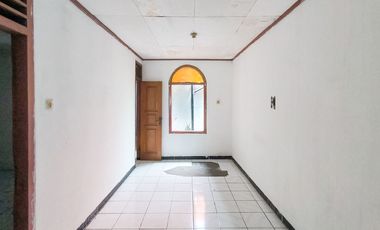 Rumah LB 100 Strategis 8 Mnt ke Stasiun Klender Baru Siap Huni J-41160