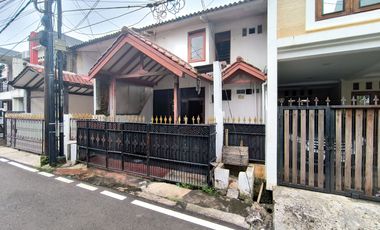 Rumah LB 100 Strategis 8 Mnt ke Stasiun Klender Baru Siap Huni J-41160