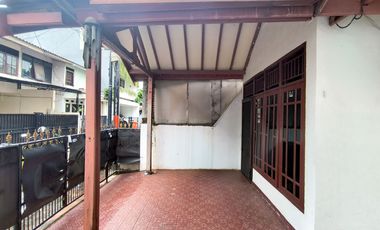 Rumah LB 100 Strategis 8 Mnt ke Stasiun Klender Baru Siap Huni J-41160