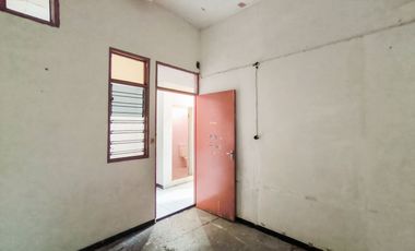 Rumah LB 100 Strategis 8 Mnt ke Stasiun Klender Baru Siap Huni J-41160