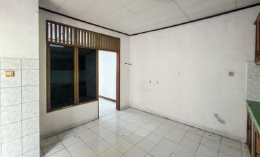 Rumah LB 100 Strategis 8 Mnt ke Stasiun Klender Baru Siap Huni J-41160